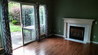 4747 SW 1st Avenue, Unit B in Portland, OR - Building Photo - Building Photo