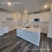 804 Summer Bloom Ct in Durham, NC - Building Photo - Building Photo