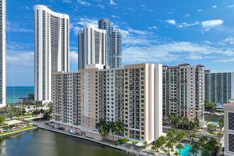 Marina del Mar in Sunny Isles Beach, FL - Building Photo - Building Photo