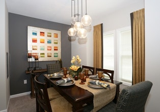 Autumn Hills in Woodbridge, NJ - Foto de edificio - Interior Photo