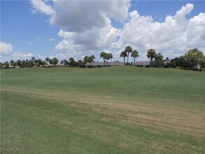 16301 Kelly Woods Dr in Ft. Myers, FL - Building Photo - Building Photo