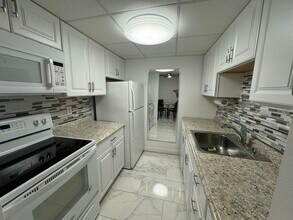 1131 SE 4th St, Unit 206 in Boynton Beach, FL - Foto de edificio - Building Photo