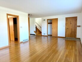 1783 Ardleigh Rd, Unit 1787 in Upper Arlington, OH - Building Photo