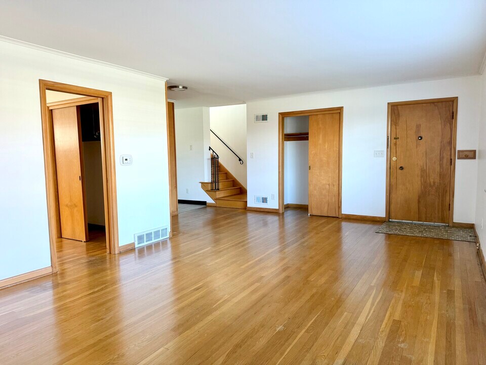 1783 Ardleigh Rd, Unit 1787 in Upper Arlington, OH - Building Photo