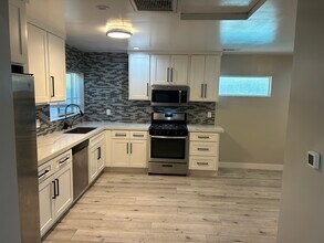 19548 Los Alimos St, Unit 19546 in Porter Ranch, CA - Building Photo - Building Photo
