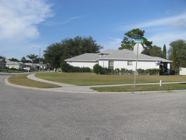 13810 Pimberton Dr in Hudson, FL - Building Photo - Building Photo