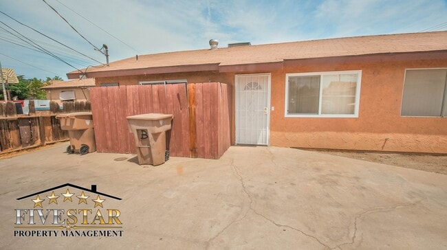 3017 Q St in Bakersfield, CA - Foto de edificio - Building Photo