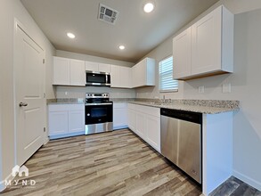 9346 W Raven Dr in Arizona City, AZ - Foto de edificio - Building Photo