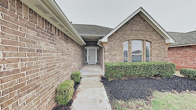 15304 Blue Jay Dr in Edmond, OK - Building Photo - Building Photo