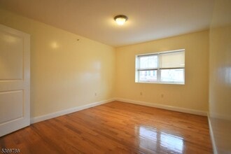 232 Shephard Ave in Newark, NJ - Building Photo - Building Photo