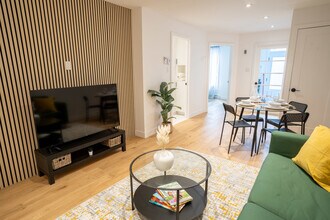 2440 Rue de Rouen in Montréal, QC - Building Photo - Building Photo