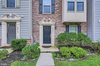 10411 Campbell Blvd in Baltimore, MD - Foto de edificio - Building Photo
