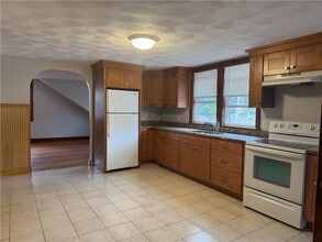 83 Farnum Pike in Smithfield, RI - Building Photo - Building Photo