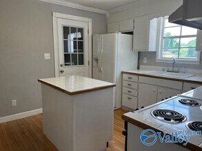 2108 English Dr SW in Huntsville, AL - Building Photo - Building Photo