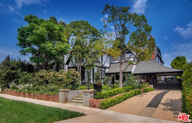 property at 908 Malcolm Ave