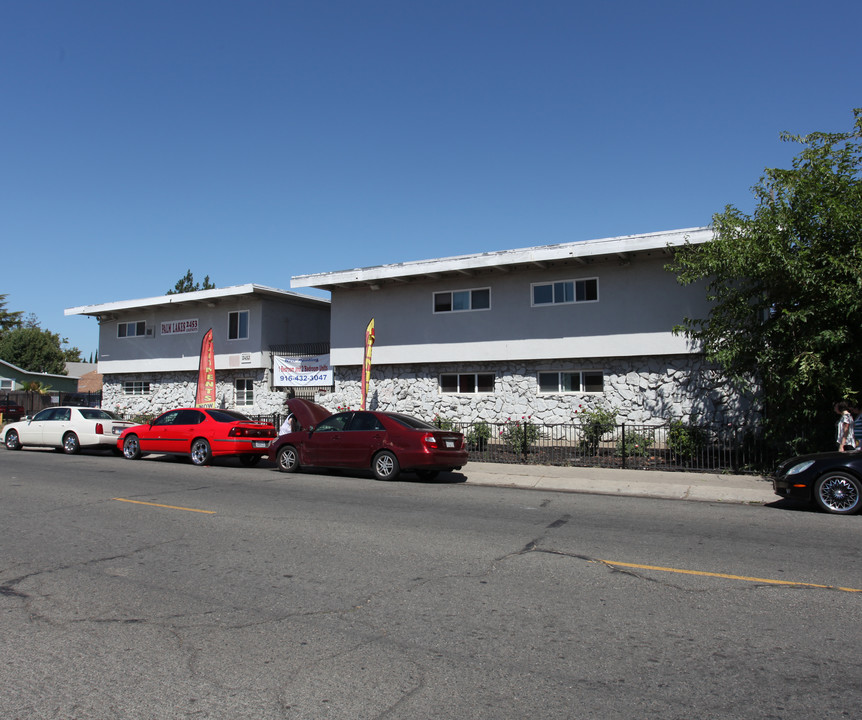 Palm Lakes Apartments in Sacramento, CA - Building Photo