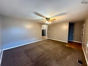 1210 Clover Dr in Burkburnett, TX - Building Photo - Building Photo