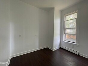 475 S Pearl St in Albany, NY - Foto de edificio - Building Photo