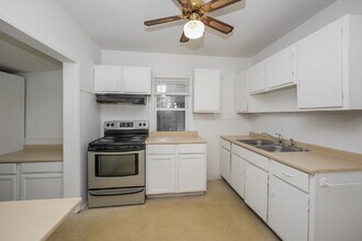 4631 Blythin Rd in Garfield Heights, OH - Building Photo - Building Photo