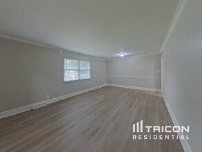 7511 Monroe Rd in Charlotte, NC - Building Photo - Building Photo