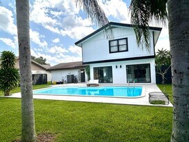 760 Windtree Way in Wellington, FL - Building Photo
