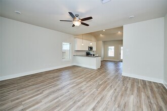 10647 Whitejacket in Conroe, TX - Building Photo - Building Photo