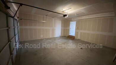 2167 Pine Valley Dr in Hamilton, OH - Building Photo - Building Photo