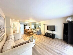 500 NE 14th Ave in Hallandale Beach, FL - Building Photo - Building Photo