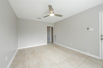 415 Stadium Ln in Friendswood, TX - Building Photo - Building Photo