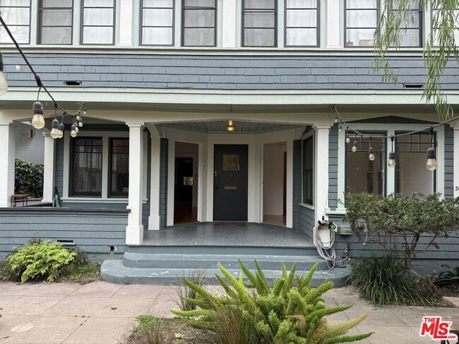 30 Breeze Ave in Los Angeles, CA - Building Photo - Building Photo