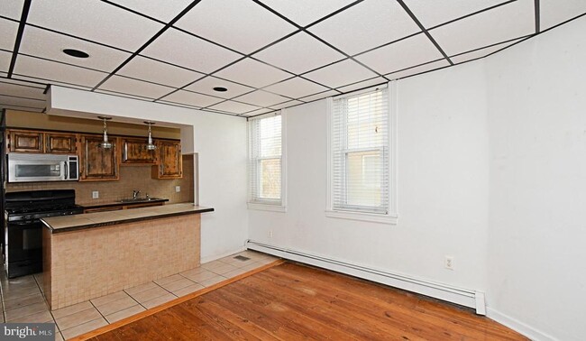 470 Emmett St in Phoenixville, PA - Building Photo - Building Photo