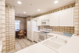 4120 Bayhead Dr in Bonita Springs, FL - Building Photo - Building Photo
