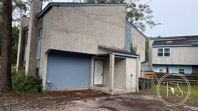 1069 Kelly Dr in Hinesville, GA - Building Photo - Building Photo