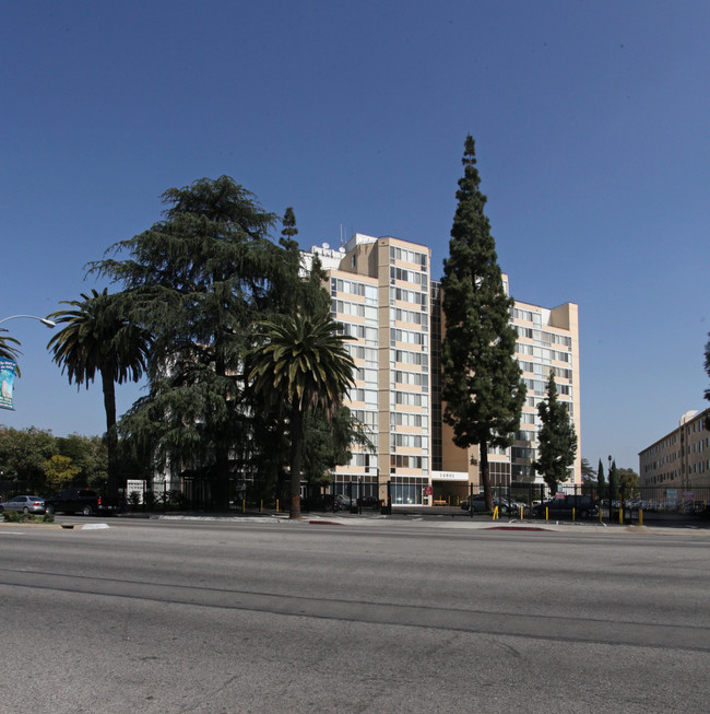 Fickett Towers in Van Nuys, CA - Building Photo - Building Photo