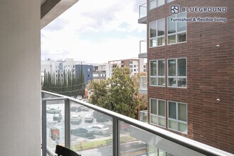 401 N Orange St, Unit FL3-ID164 in Glendale, CA - Building Photo - Building Photo