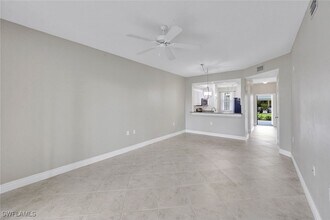 3990 Loblolly Bay Dr in Naples, FL - Building Photo - Building Photo