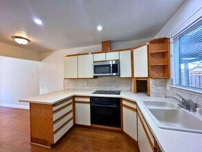 2047 Montecito Ave in Mountain View, CA - Building Photo - Building Photo