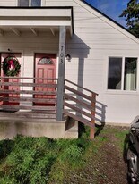 703 Kendall St in Port Orchard, WA - Building Photo