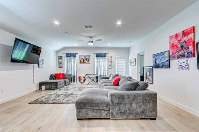 property at 29918 Gallatin River Ln