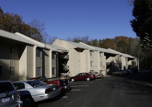 Cedar Ridge Apartments in Knoxville, TN - Foto de edificio - Building Photo