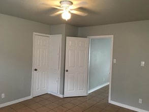 5532 Eskridge St-Unit -34-3 in Houston, TX - Building Photo - Building Photo