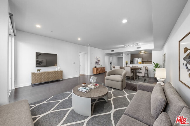 436 S Virgil Ave in Los Angeles, CA - Foto de edificio - Building Photo