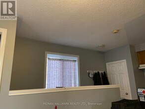 6 Innisvale Dr in Markham, ON - Building Photo - Building Photo