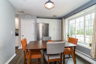 24 Homeward Ln in Natick, MA - Building Photo - Building Photo