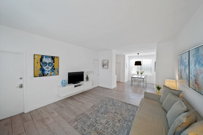 1470 16th St in Miami Beach, FL - Foto de edificio - Building Photo