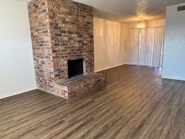 2713 Hurstview Dr in Hurst, TX - Building Photo - Building Photo