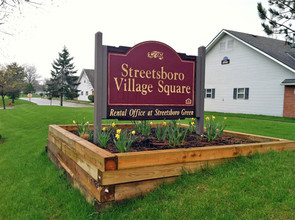 Streetsboro Village Square in Streetsboro, OH - Foto de edificio - Building Photo