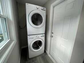 16 Long Ave, Unit 2 in Boston, MA - Building Photo - Building Photo