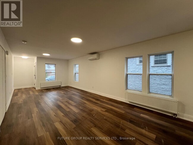 4876 Simcoe St in Niagara Falls, ON - Building Photo - Building Photo