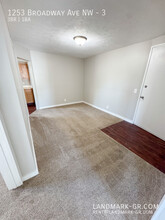 1253 Broadway Ave NW-Unit -3 in Grand Rapids, MI - Building Photo - Building Photo